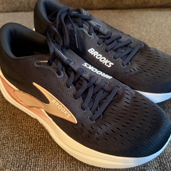 Brooks Ghost Max 3 WIDE WIDTH ( NEW) - Picture 3 of 3